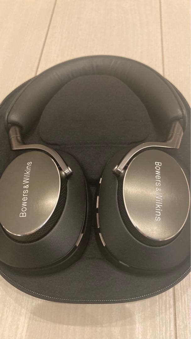 Bowers & Wilkins PX8 ワイヤレスヘッドホン