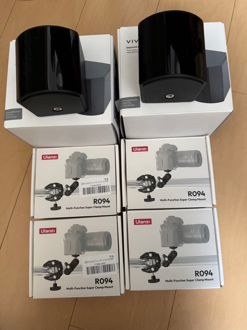 ベースステーション4つとトラッカー3個セット