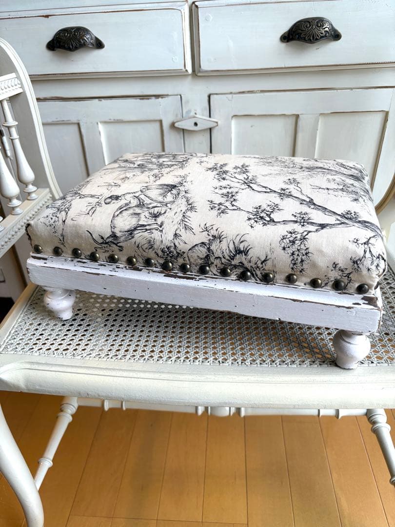 ♡ フランスアンティーク　フットスツール　トワルドジュイ　シャビーシック　牧歌的