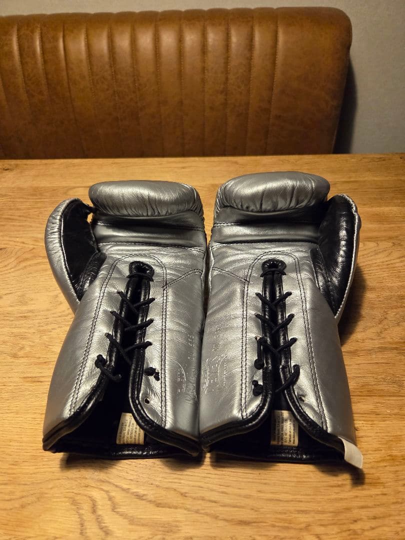 REYES ボクシンググローブ シルバー 8オンス