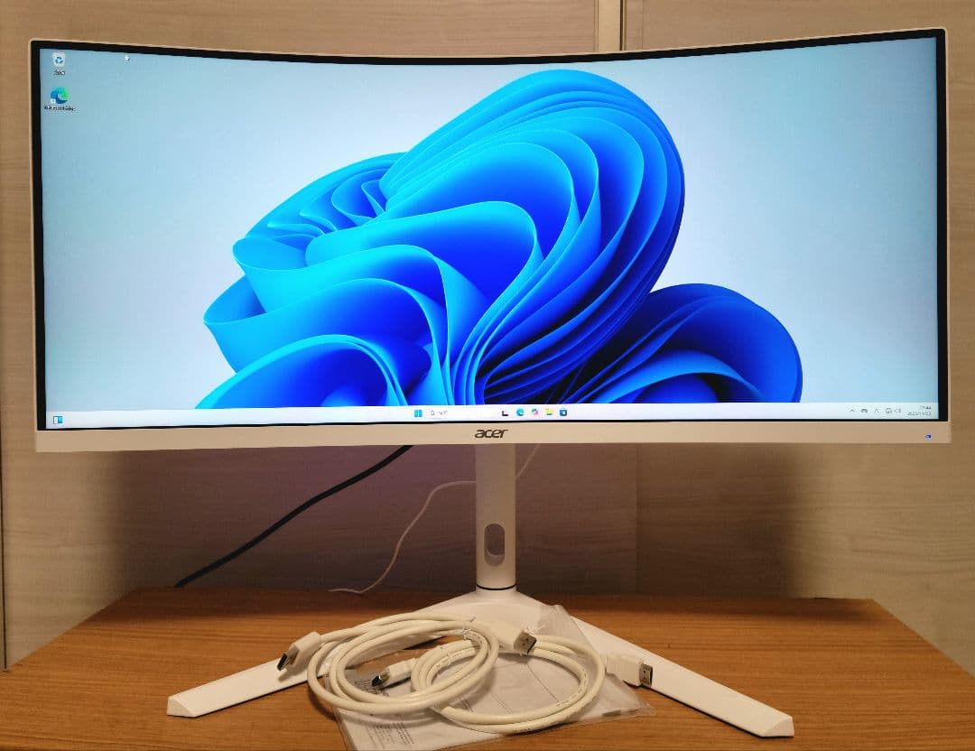 美品　Acer Nitro XZ306C 湾曲200Hzゲーミング モニター