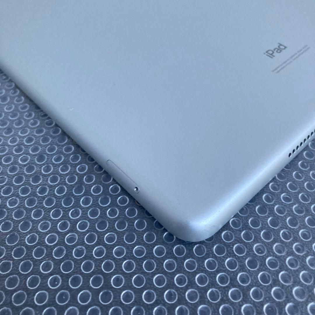 3869【早い者勝ち】iPad8 第8世代 32GB SIMフリー☆