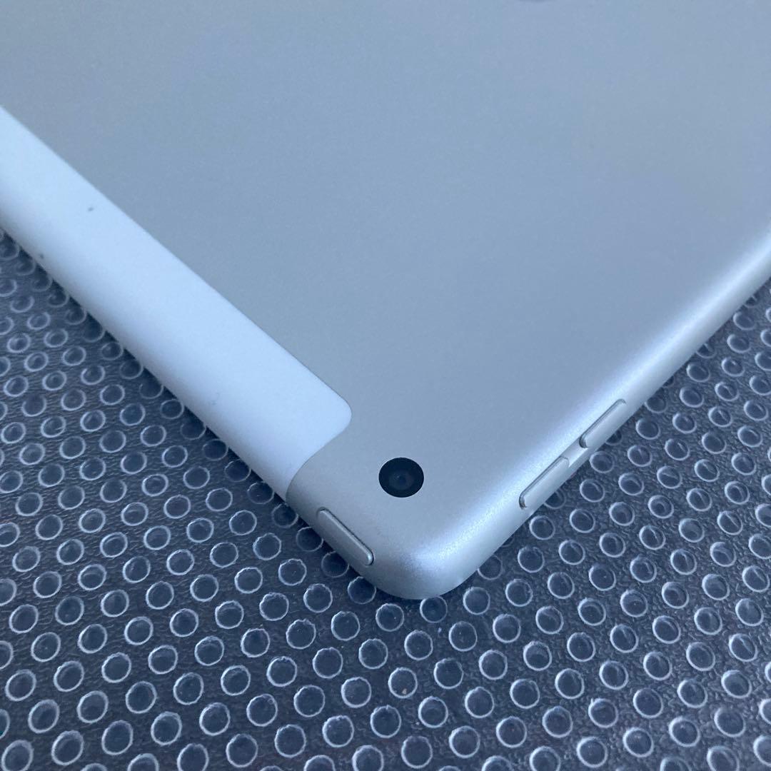 3869【早い者勝ち】iPad8 第8世代 32GB SIMフリー☆
