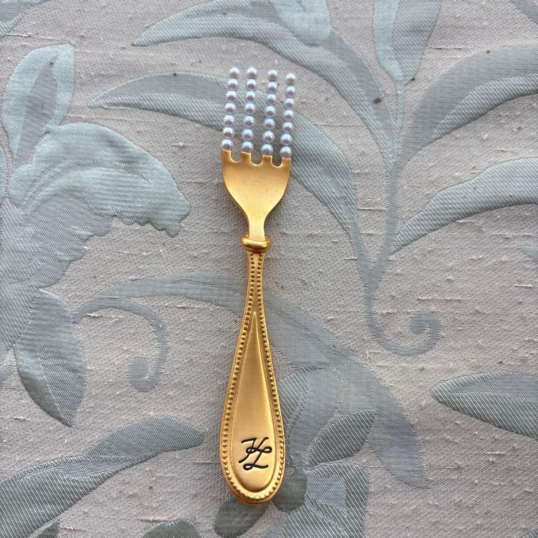 a*e様 ゴールドフォーク型ブローチ パール装飾