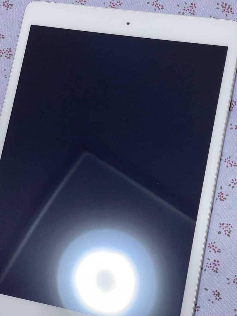 よ*1様 iPad 第7世代 10.2インチ 32GB Wi-Fi + セルラー