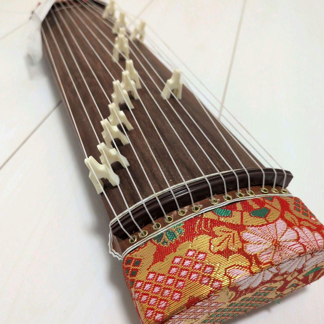 小梅　ミニ琴　短琴　木製琴　和楽器　13弦　アンティーク　台座付き