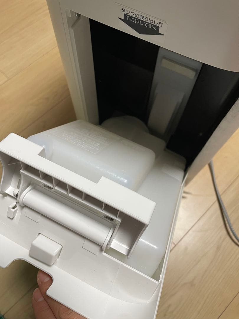 美品 KI-JS50-Wシャープ加湿空気清浄機プラズマクラスター空気清浄 23畳