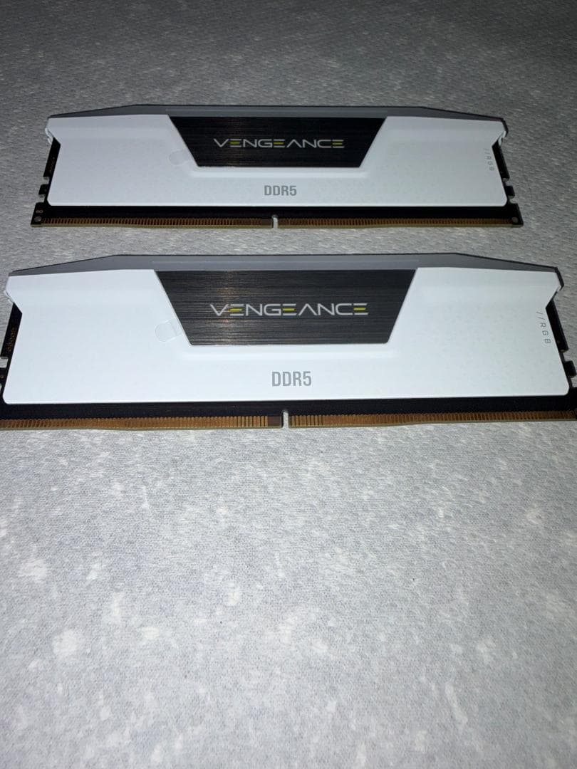 CORSAIR製 32GB DDR5-6000MHz ホワイト 箱なし未使用