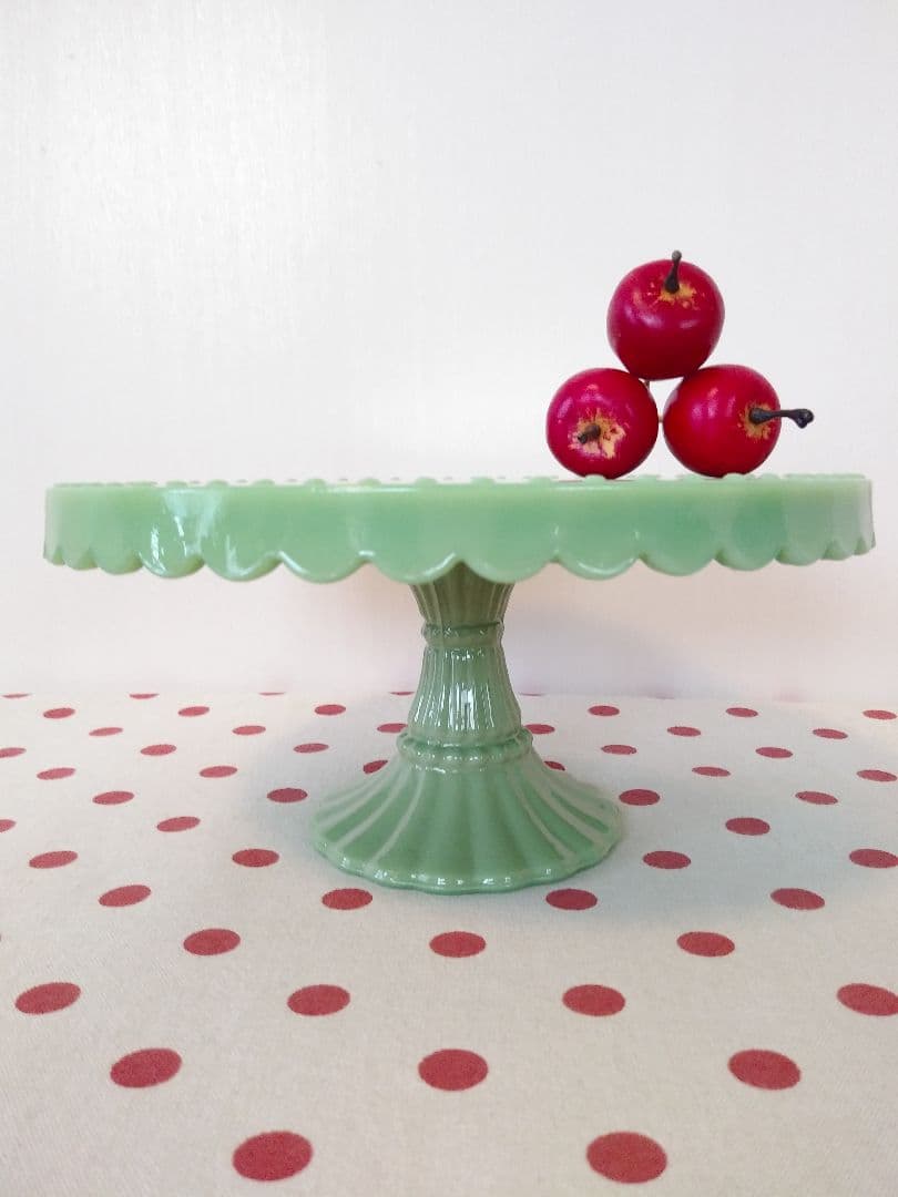 斜めなケーキスタンド　ディスプレイスタンド　グリーン　レトロ