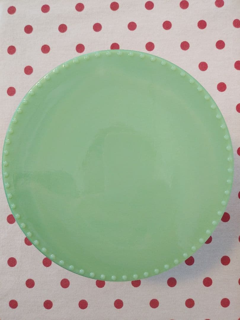 斜めなケーキスタンド　ディスプレイスタンド　グリーン　レトロ