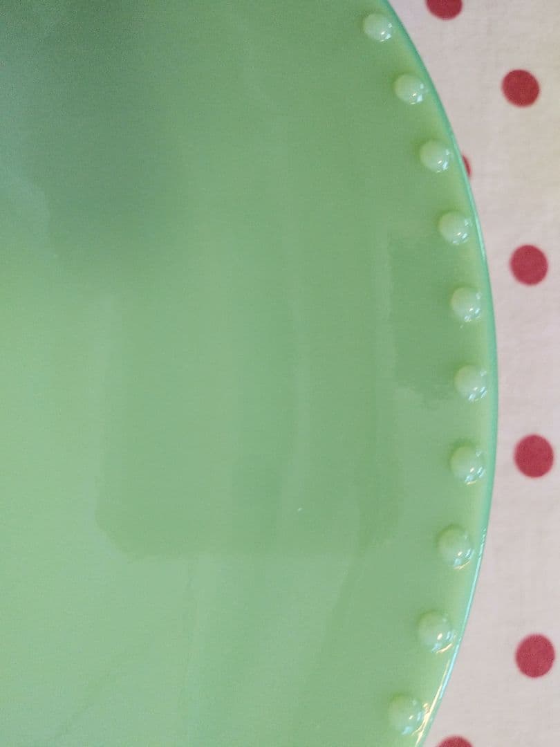 斜めなケーキスタンド　ディスプレイスタンド　グリーン　レトロ