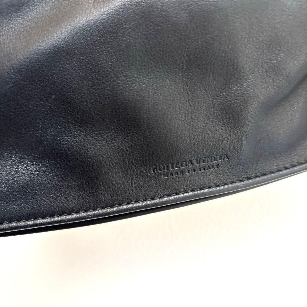 BOTTEGA VENETA（ボッテガヴェネタ）ミニザツイスト　ブラック