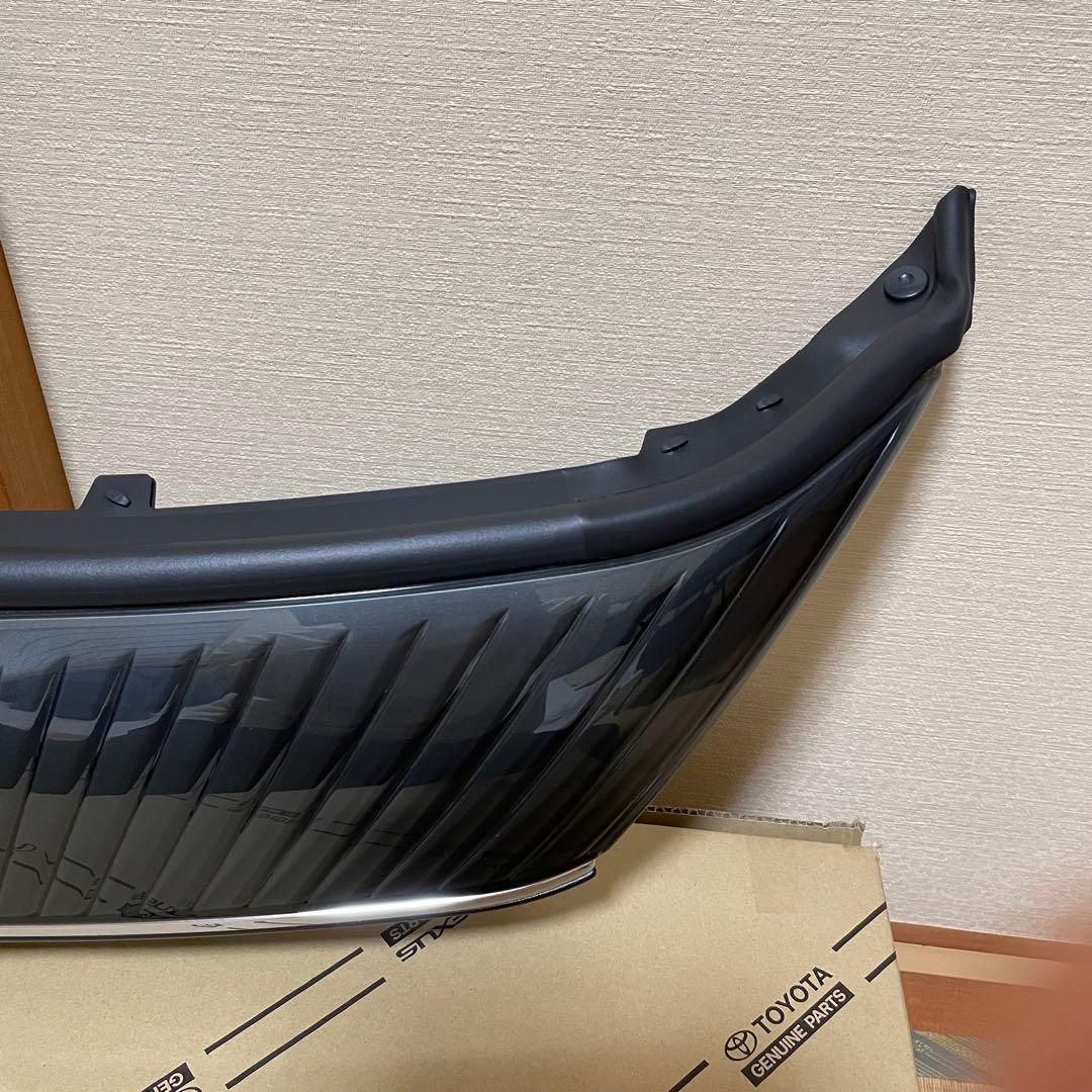 トヨタ ハリアー 60 新品 未使用品 グリル 後期