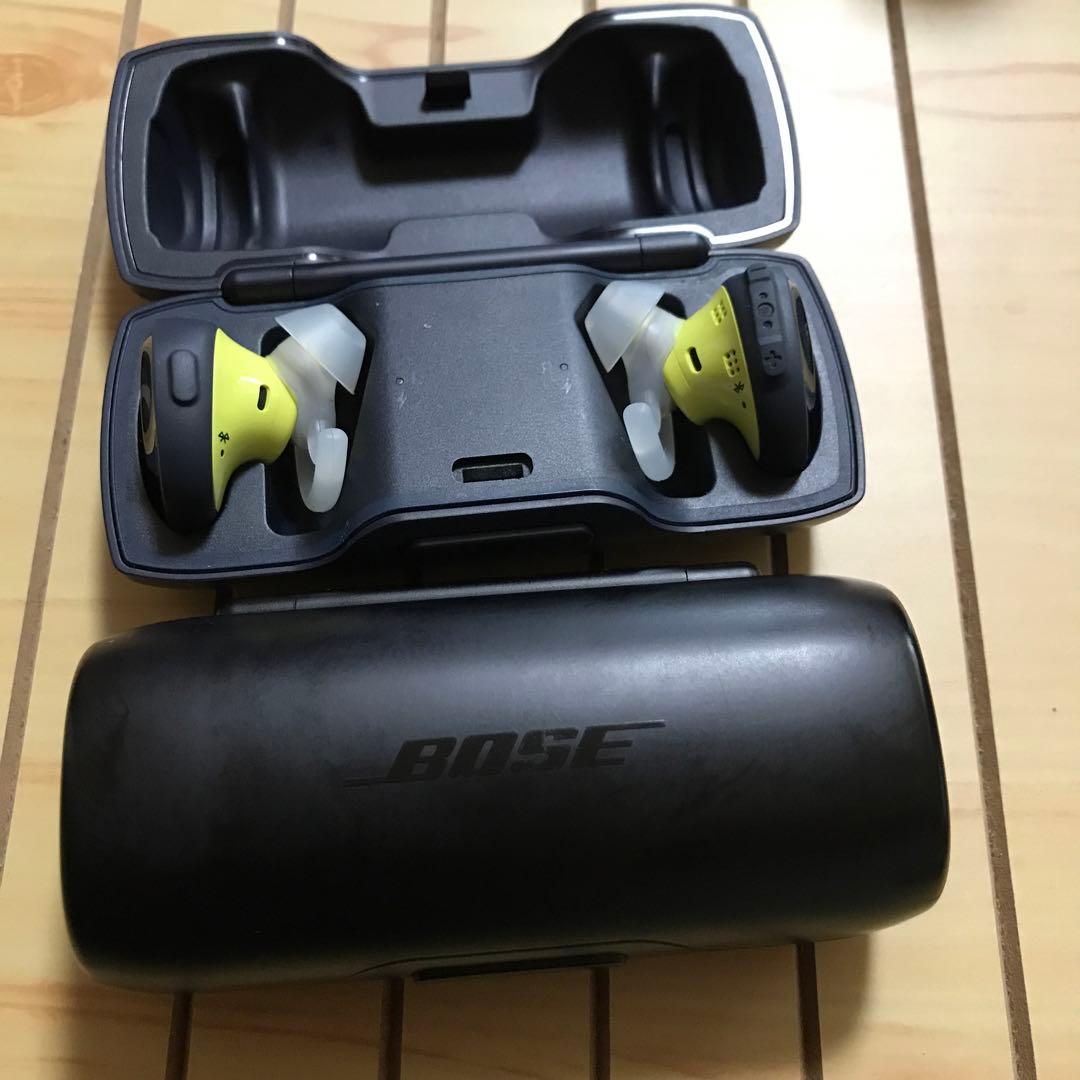 BOZEイヤホン、予備ケース付き