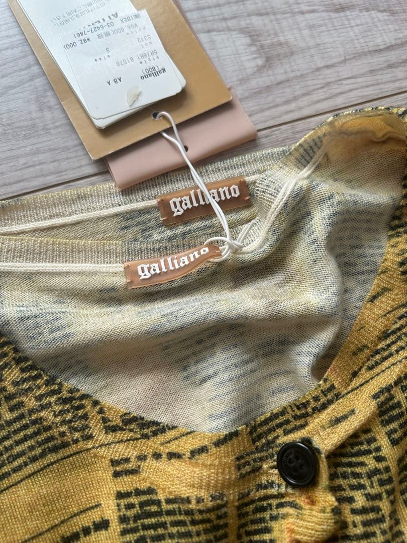 新品タグ付　ジョンガリアーノ ニュースペーパー柄 アンサンブル カーディガン