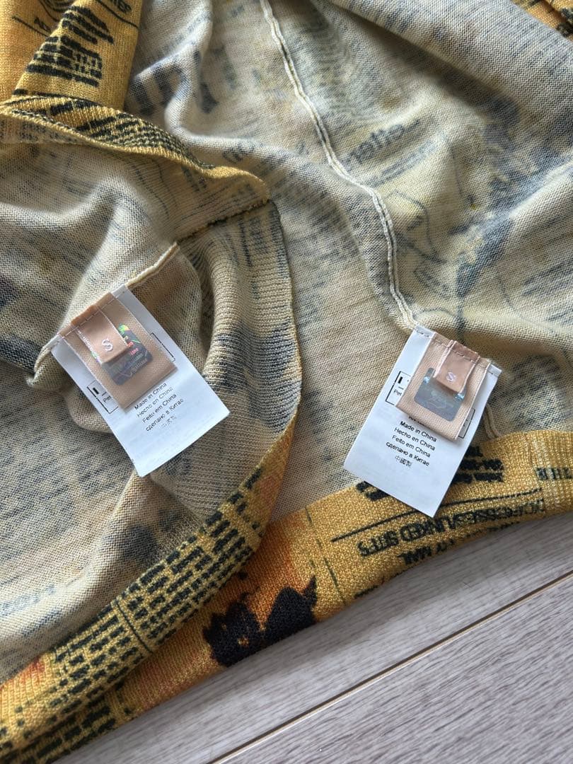 新品タグ付　ジョンガリアーノ ニュースペーパー柄 アンサンブル カーディガン