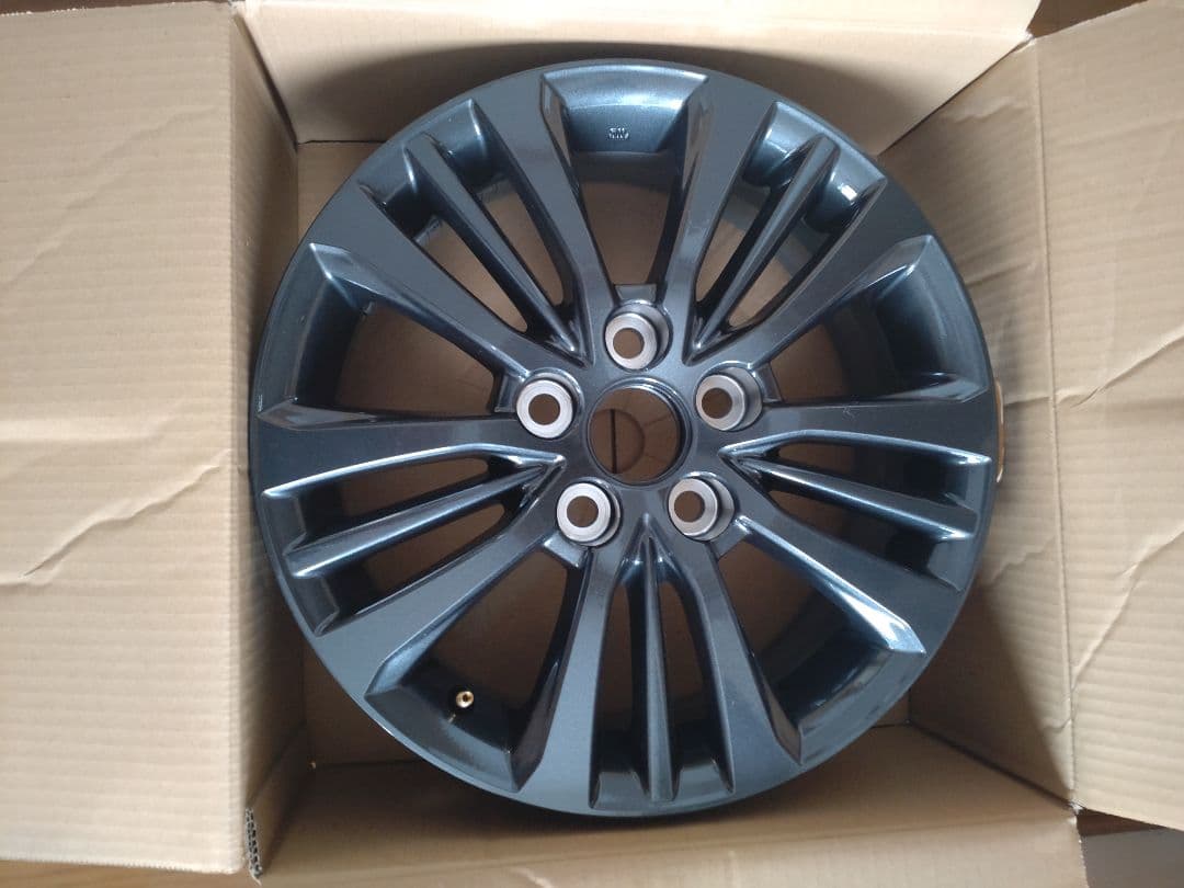 ヴォクシー　１６インチ純正アルミホイール２本セットＡ