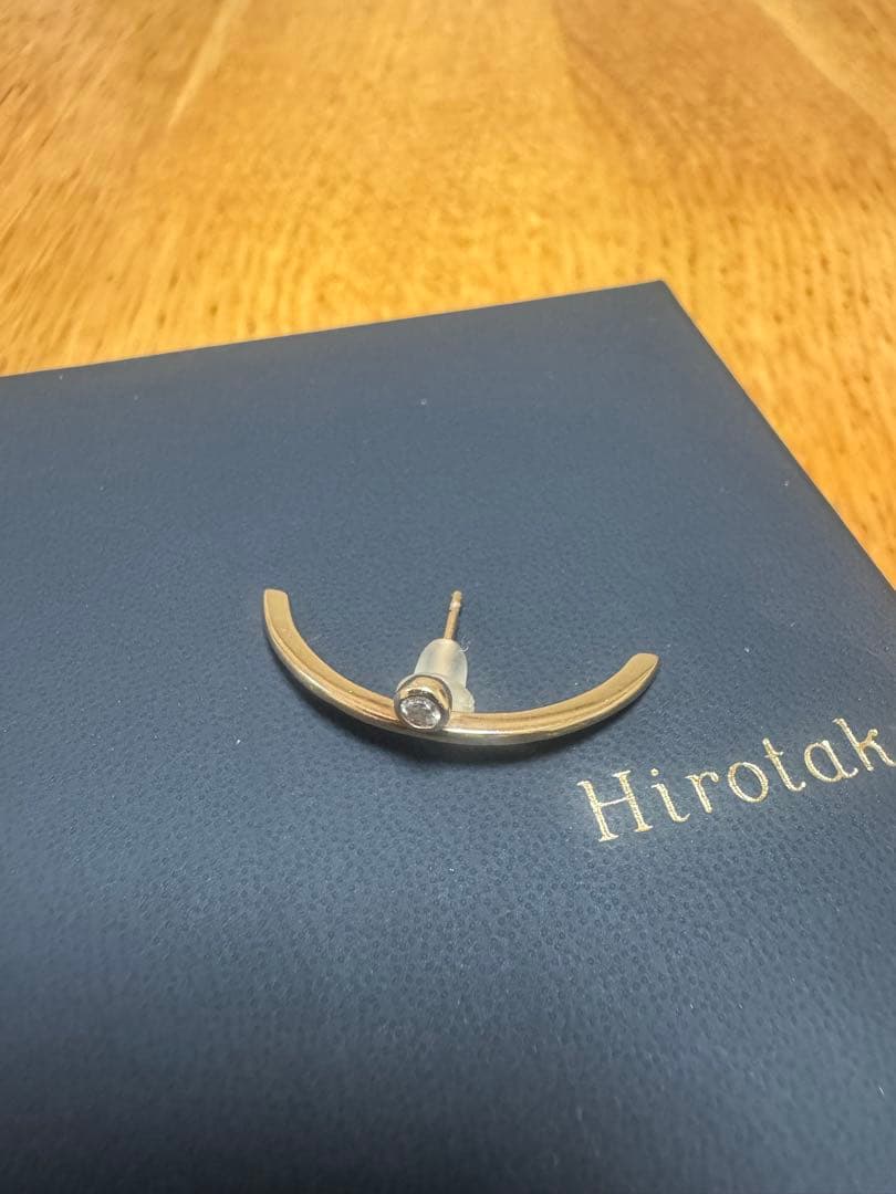 【美品】Hirotaka ヒロタカBOWダイヤモンドピアス　K10