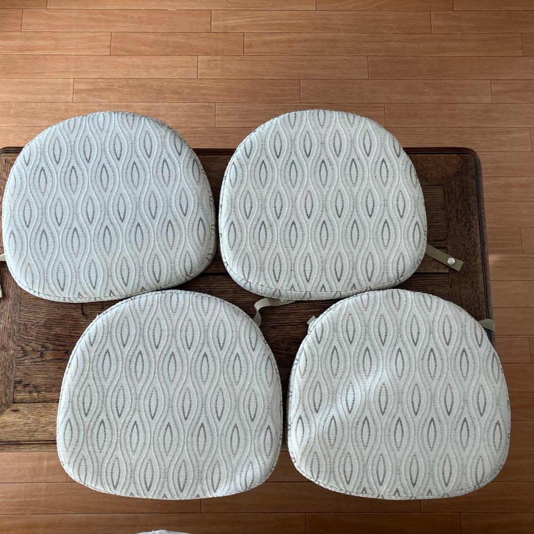 アーコール　ダイニングチェア用クッション　　　　　4つセット　美品