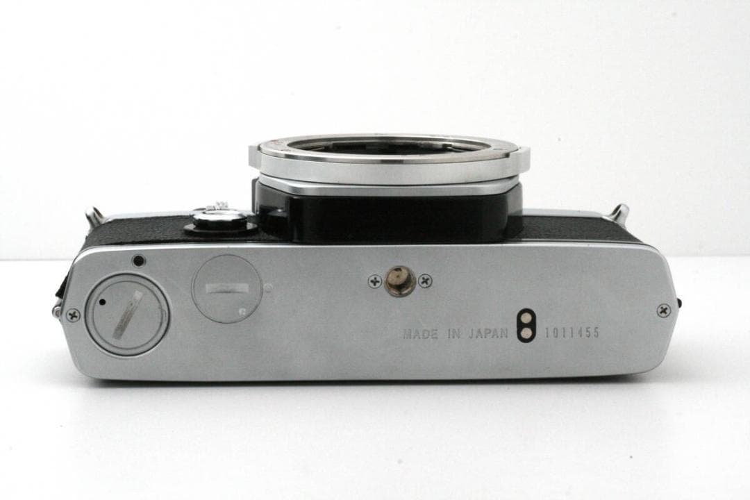 OLYMPUS OM-1 オリンパスフィルムカメラ 50mm F 1.8シルバー