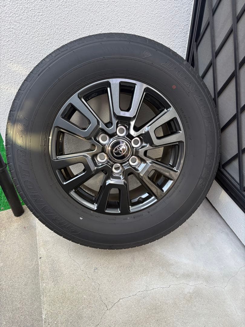 ランクル250 VX 純正アルミホイール　265/65R18 タイヤ　ホイール