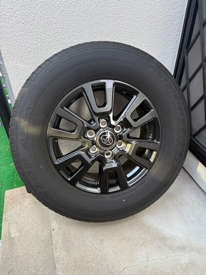 ランクル250 VX 純正アルミホイール　265/65R18 タイヤ　ホイール