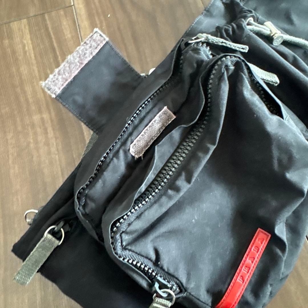 プラダ　PRADA ブラックウエストポーチ ポケット付き　本物