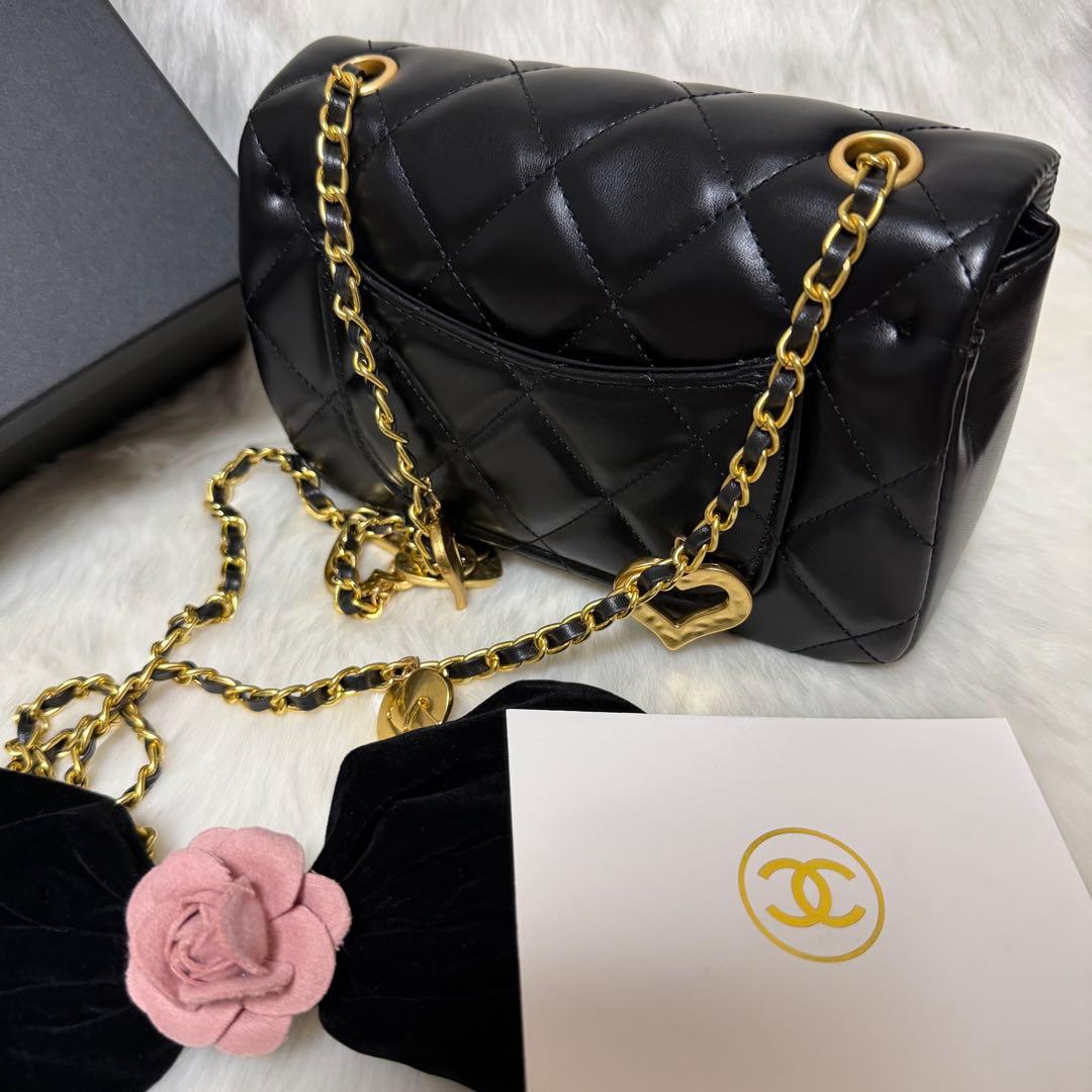 m*i様 CHANELノベルティ ハートチャーム付きショルダーバッグ