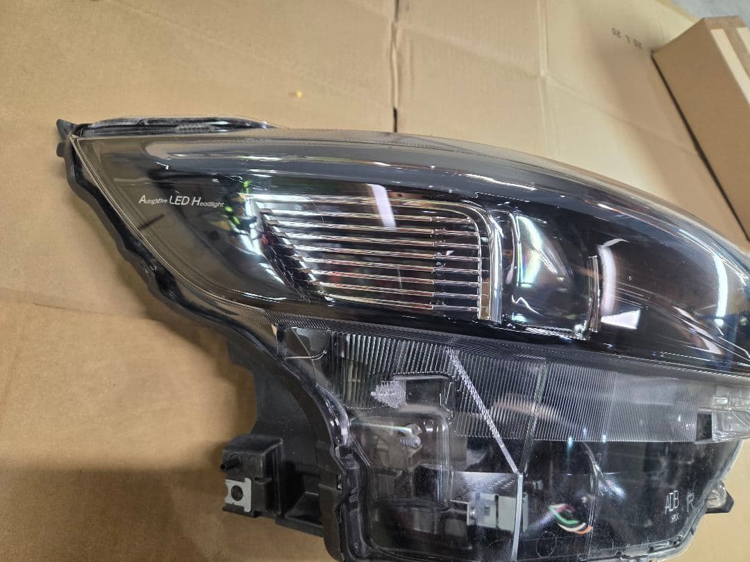 日産 ルークス 右側　 LEDヘッドライト 26010-7NG0A