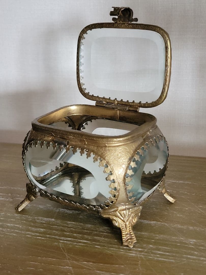 【再販】フランスアンティーク　ジュエリーボックス　装飾　ガラス小物入れ