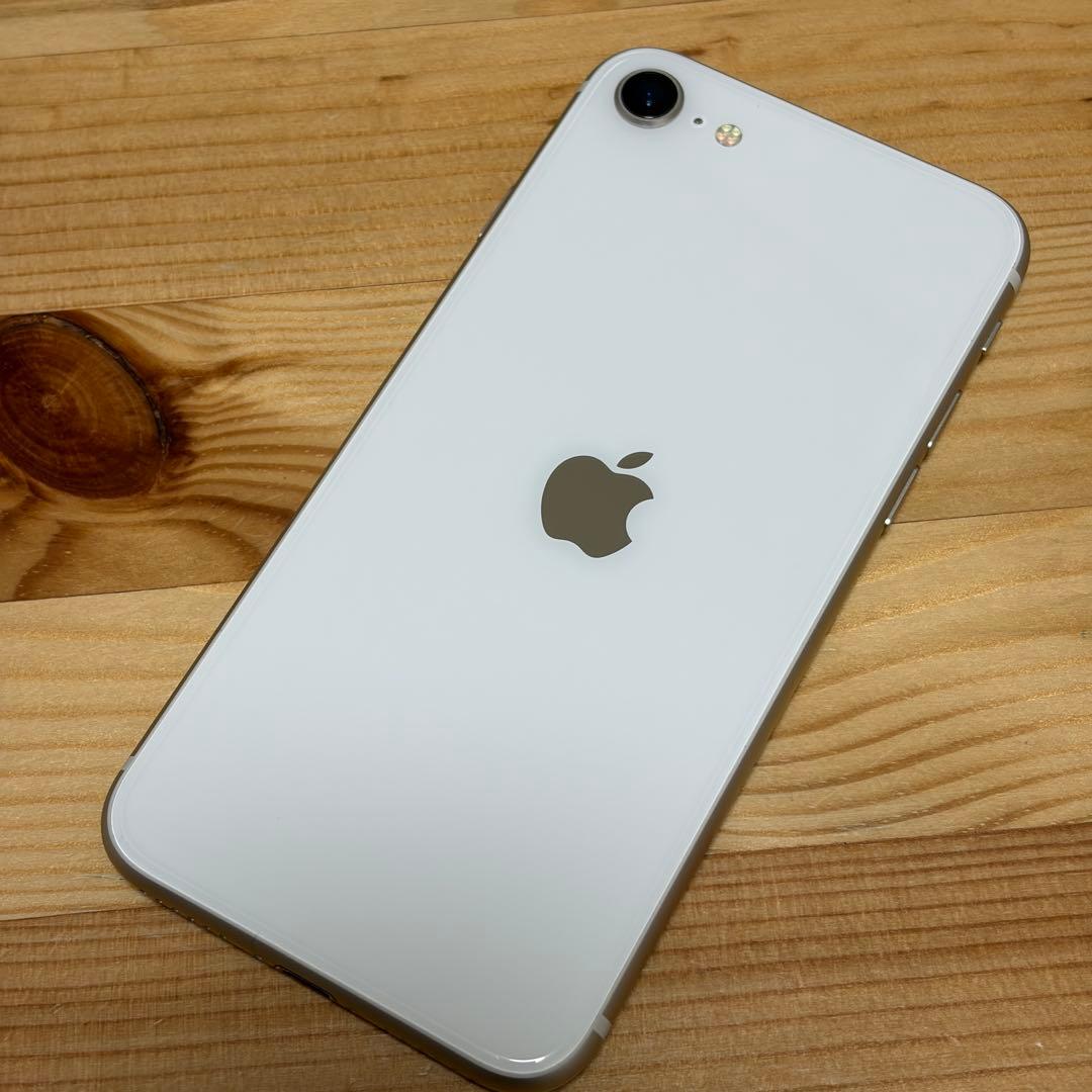 R*o様 バッテリー新品　iPhoneSE第3世代64GB SIMフリー　美品