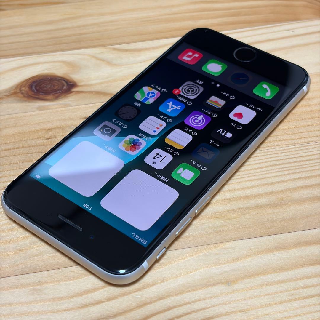 R*o様 バッテリー新品　iPhoneSE第3世代64GB SIMフリー　美品