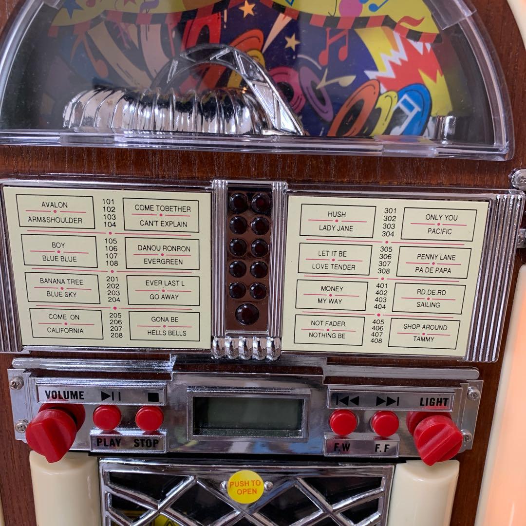 希少おすすめ品 昭和レトロジュークボックス(動作品)と オールディーズCD6枚付
