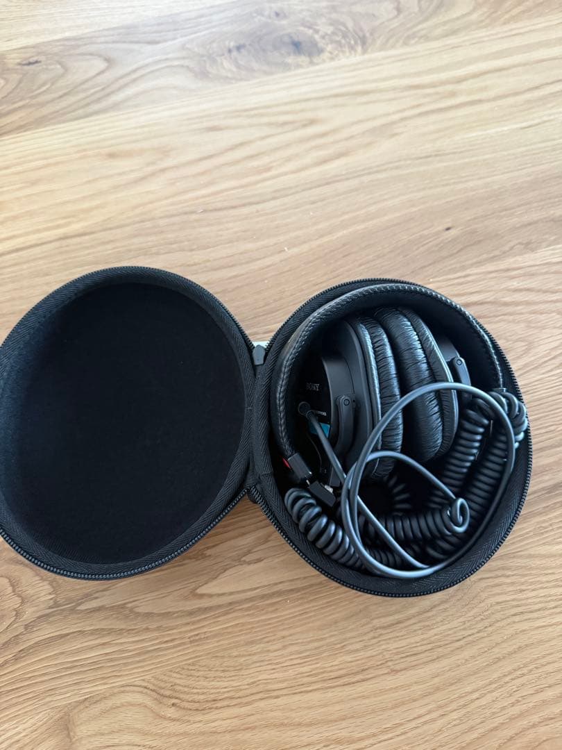 SONY MDR-7506 スタジオヘッドホン(別売ケース付き)