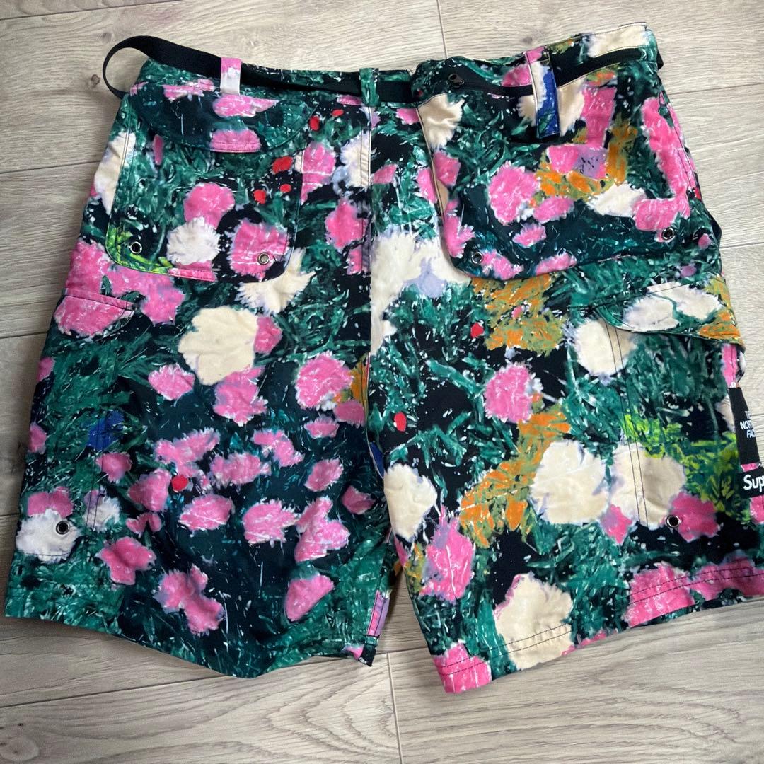 シュプリーム/ノースフェイス花柄ショートパンツ　フラワー