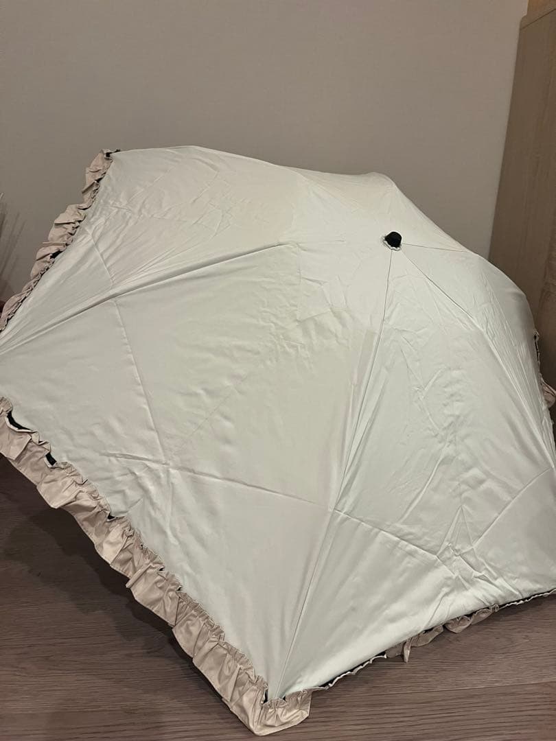 かーな様:完全遮光折日傘 芦屋ロサブラン 未使用品 3段折 ベージュ 未使用品