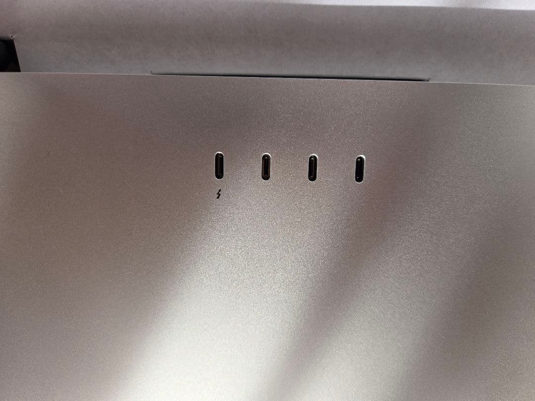 【nao oga】Apple Studio display