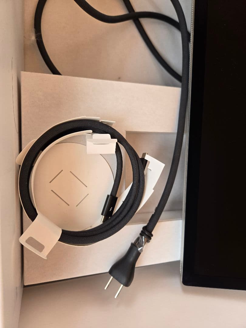 【nao oga】Apple Studio display