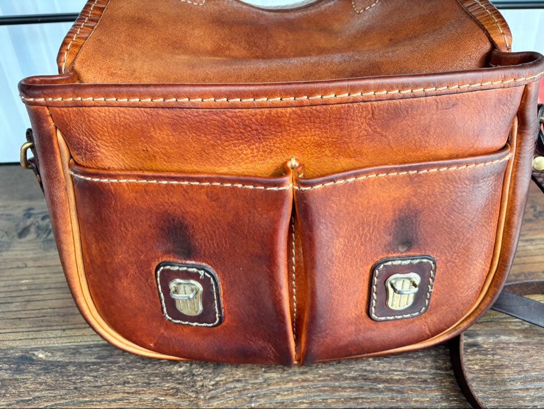 ヘルツのショルダーバッグ