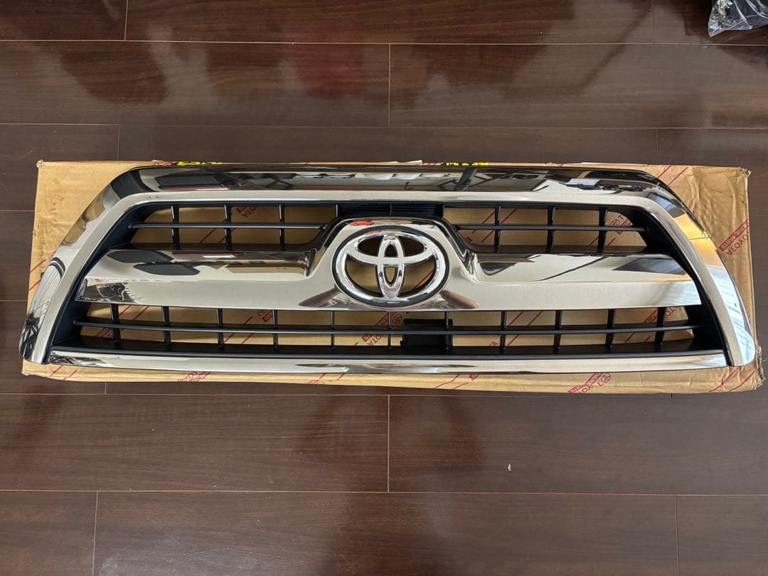トヨタ ハイラックスサーフ215 クロームメッキ グリル