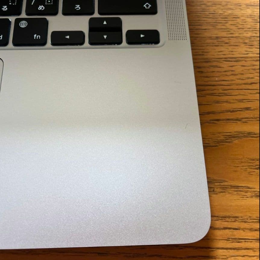 Apple M1チップ搭載13インチMacBook air シルバー 薄型