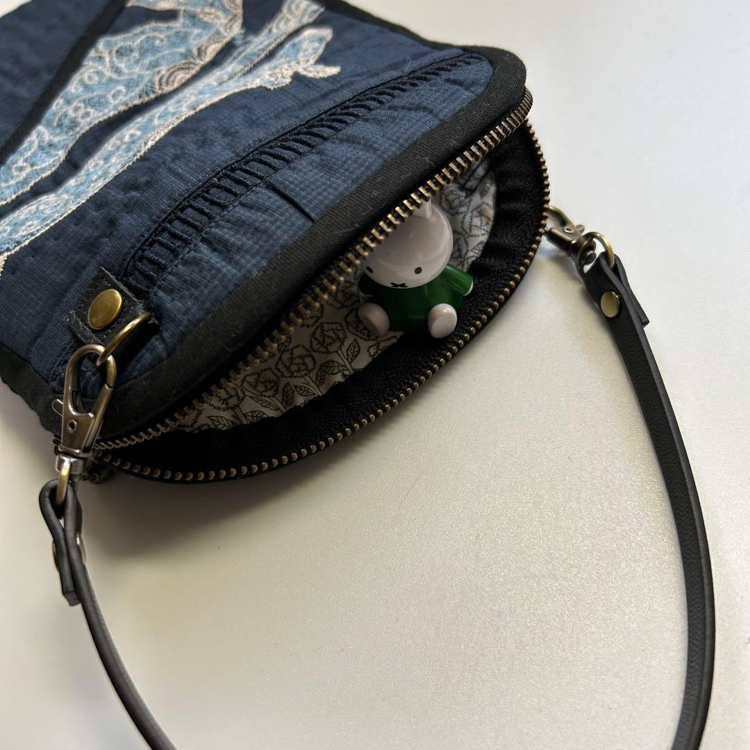 ミナペルホネン　スマホポーチ　キルト　papurikko ネイビー