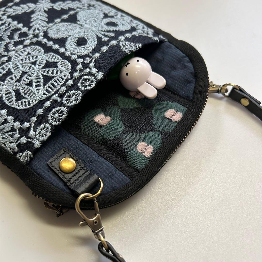 ミナペルホネン　スマホポーチ　キルト　papurikko ネイビー