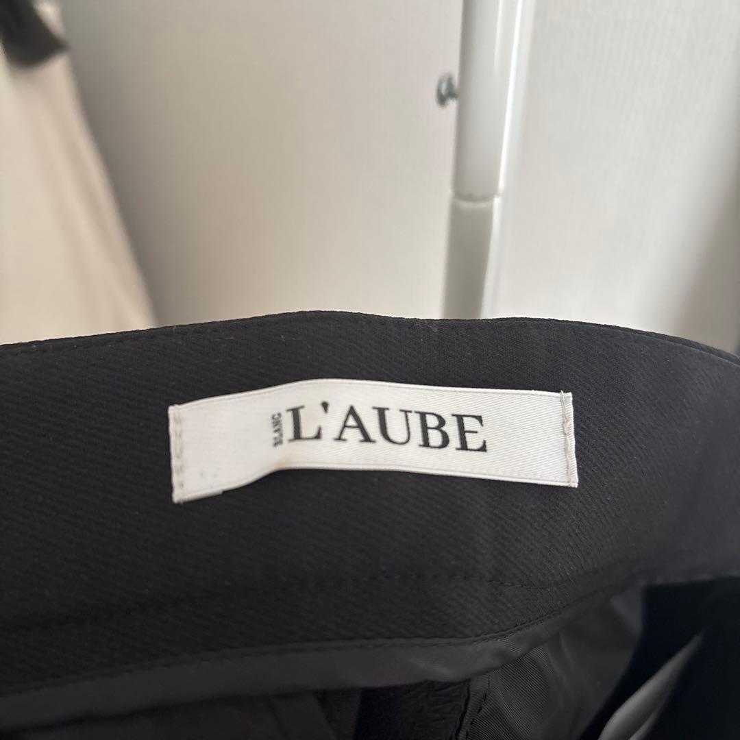 パンツ Front pin tuck Half pants L'AUBE BLANC