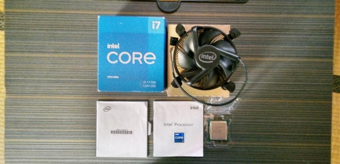 Intel Core i7-11700 CPU 冷却ファン付き