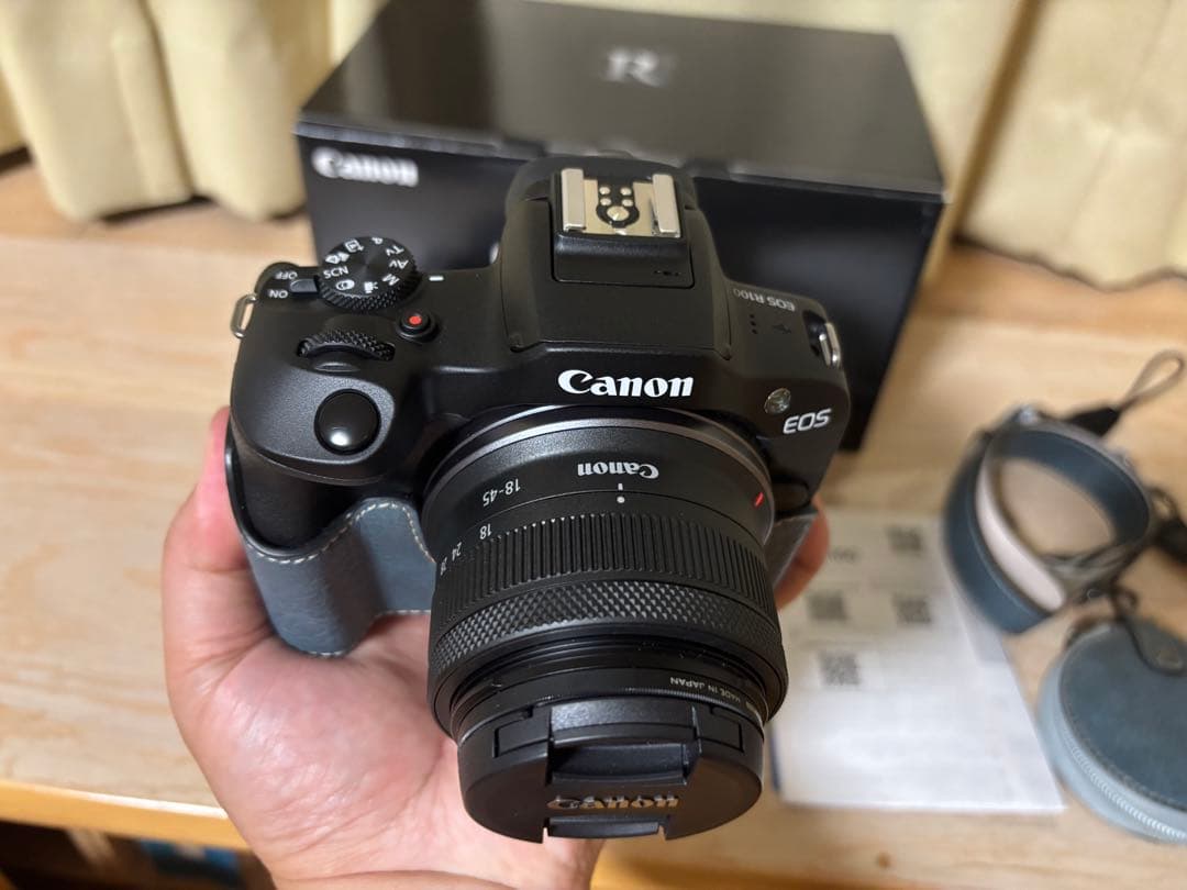 Canon EOS R100 ミラーレス一眼