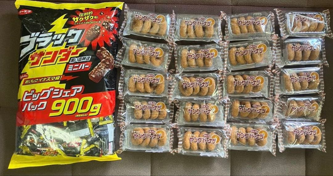 サッポロラーメン、カレーめし、冷麺、ペヤング焼きそば、お菓子などの販売です。