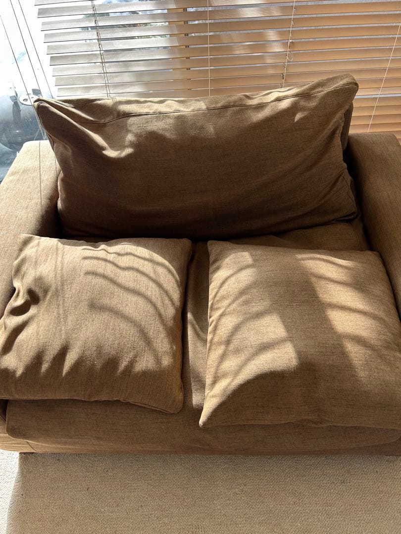 ウニコ　unicoファブリック 1.5人掛けソファ 中古　2/11まで掲載