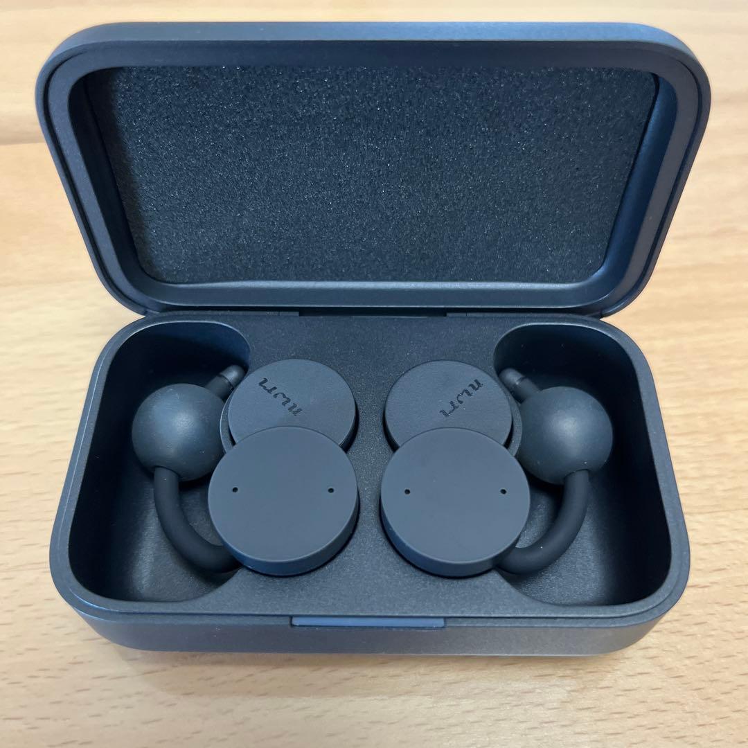 nwmDOTS on-ear speakers ブラック