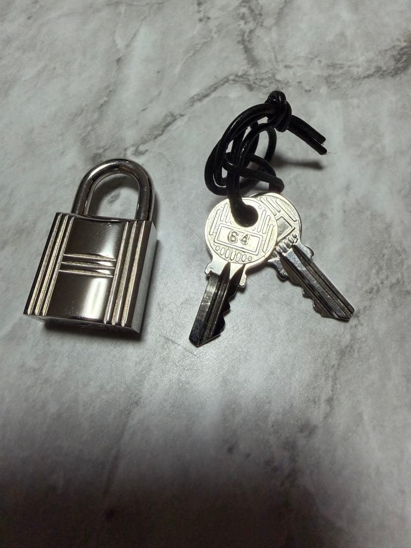 エルメス カデナ パドロック 南京錠 鍵 キー 64